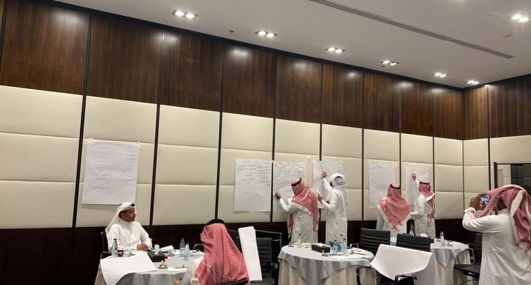 إتقان فنون خدمة العملاء وإدارة الكول سنتر: مدرب خدمة عملاء