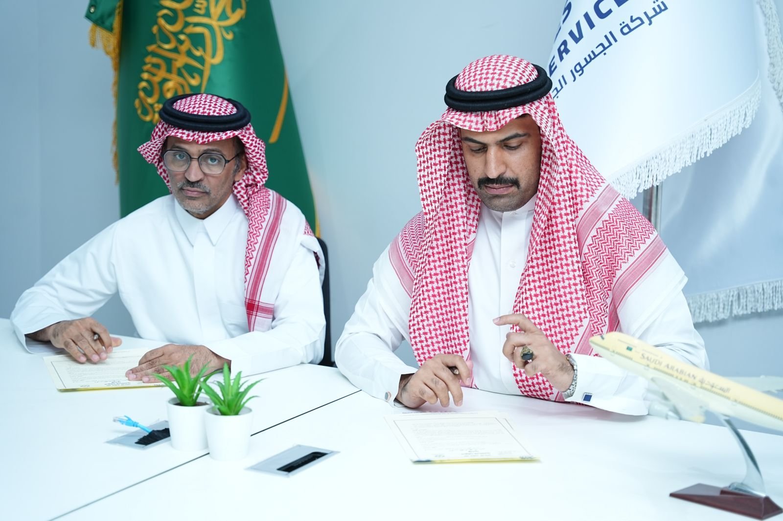 هشام المنصور يقدم خدمات استشارية 