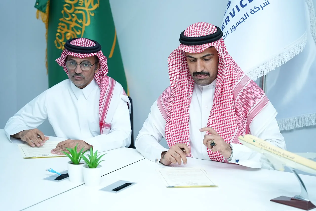 بصمة التغيير والجسور الجوية تجددان اتفاقية الشراكة السنوية لإدارة وتشغيل التسويق الرقمي لعدد من شركات المجموعة — 1